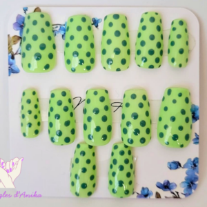 Les Ongles d'Anika: Collection Simple (S-05)